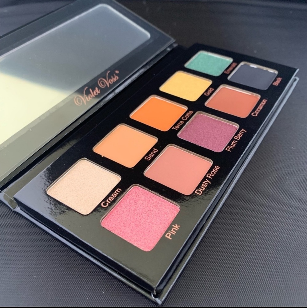 VIOLET VOSS - ESSENTIALS - EYESHADOW PALETTE 